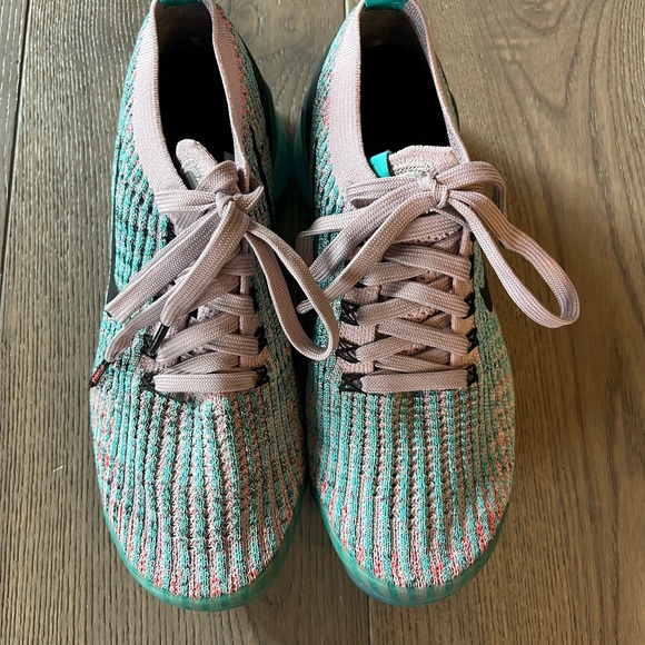 Nike Vapormax Flyknit - Picture 3 of 8